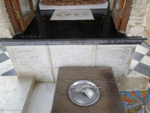 Silver bansuri is offered here at the Charan mandir